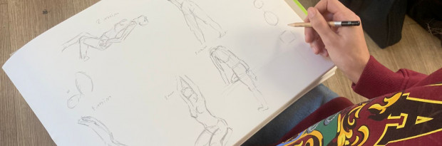 Cours de dessin sur modèle vivant à l'EMC